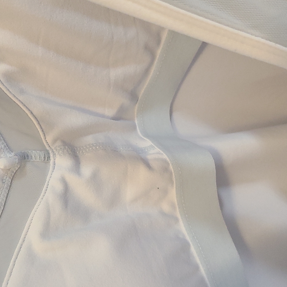 Fabletics White Tank - Picture 3 of 3